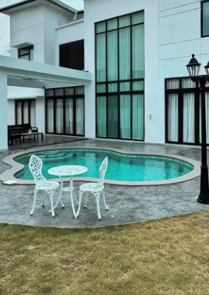 spesialis kolam renang